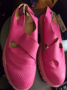John Fluevog Bright Hot Pink Platform Sandals